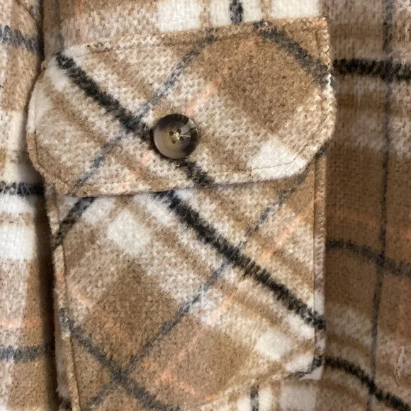 Shacket - Picture 2 of 3